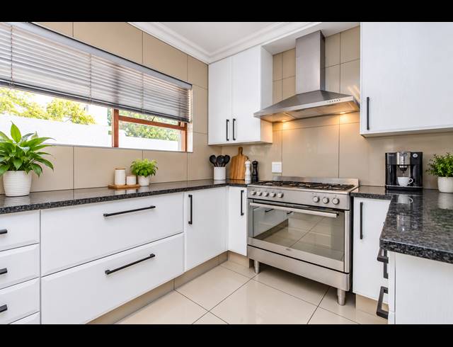 2 BEDROOM HOUSE TO LET IN LONEHILL